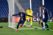 O brasileiro comemora gol pelo PSG
