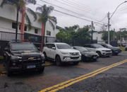 Carros de luxo apreendidos na operação envolvendo o Jogo do Tigrinho