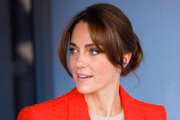 Kate Middleton encanta os fãs ao mostrar com mais detalhes sua nova franja 