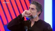  Ainda em êxtase, o ex-Record foi convidado a participar do Encontro, apresentado por Fátima Bernardes. Lá, derramou-se em lágrimas ao falar de sua trajetória e gratidão por estar na emissora