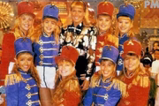 Xuxa não sabia dos assédios às Paquitas? Livro revela outra versão