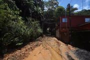 Estragos provocados pelas chuvas em SP