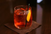 O Negroni do Eskina também leva cacau