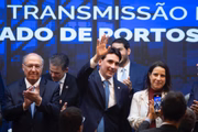 Novo ministro de Portos e Aeroportos Sílvio Costa Filho (Republicanos-PE) e ao lado o vice-presidente Geraldo Alckmin e Raquel Lyra (PSDB) governadora de Pernambuco