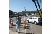 Presença de avião em pista chamou a atenção de curiosos