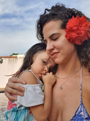 Natália diz que foi um dos momentos mais complicados da vida ficar longe da filha