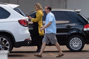 Bitencourt chegou acompanhado de sua esposa