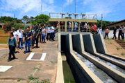 Leite dirigiu a Companhia de Saneamento Ambiental do Distrito Federal (Caesb), mas deixou o posto em função de decisões judiciais as quais entendiam que ele não poderia exercer o cargo por estar com direitos políticos suspensos