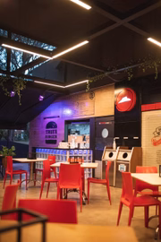 No mesmo espaço das Pizza Hut