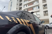 Carro da PF na casa de Augusto Heleno, em Brasília