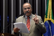 Então vice-líder do governo no Senado foi flagrado escondendo dinheiro na cueca