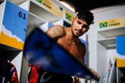 Em 2015, Medina tornou-se o primeiro brasileiro a conquistar o Tríplice Coroa Havaiana, considerado o segundo maior título do surfe profissional. Dois anos depois, sofreu uma grave lesão no joelho e não conseguiu a liderança no campeonato mundial, terminando como vice