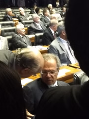 O deputado Luiz Carlos Hauly (PSDB-PR), relator da Comissão da Reforma Tributária na Câmara dos Deputados conversou por alguns minutos com Paulo Guedes