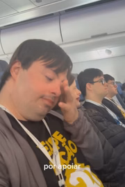 O grupo de pessoas com síndrome de Down estava viajando para Orlando sozinho 
