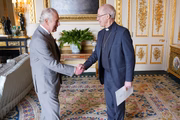 Tradicionalmente, o arcebispo de Canterbury, Justin Welby, comanda a cerimônia de investidura
