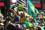 Presidente Jair Bolsonaro no discurso aos apoiadores na Avenida Paulista, em SP
