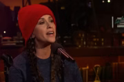 Alanis Morissette canta na Nova Zelândia