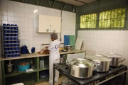 Todos os equipamentos de cozinha e até os talheres serão trocados pelas empresas