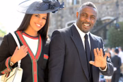 Idris Elba e sua noiva, Sabrina Dhowre foram alguns dos famosos convidados para o casamento real