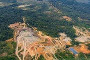 Área de mineração próximo à cidade de Porto Velho (RO). Mineração de cassiterita (minério de estanho)