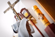 Bandidos tentaram roubar a sacristia [local que contém vestes do padre e objetos utilizados durante missas], na quarta-feira (25/09/2019)