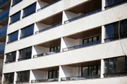 Cada apartamento possui garagem com infraestrutura para instalação de tomada para carro elétrico em uma vaga por apto