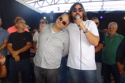 O deputado distrital Cláudio Abrantes (PDT) viajou com Ibaneis e discursou ao lado dele