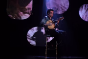 Hamilton de Holanda, músico ganhador do Grammy de 2016, conhecido como o "Jimi Hendrix" do bandolin nos Estados Unidos 