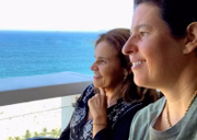 Antes do namoro, a atriz e a empresária tinham relação profissional de longa data. Durante uma entrevista, Adriane chegou a revelar que era apaixonada por Claudia desde 2015, quando a atriz se internou para passar pelo transplante de células tronco. Contudo, não se declarou por conta do vínculo trabalhista que havia entre as duas