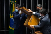 Preparativo das urnas para a sessão de votação do novo presidente do Senado Federal