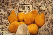 <strong>Na 15 Bar -</strong> Sucesso entre os moradores do Lago Sul, o bar oferece, de segunda a quarta, chope pela metade do preço (de R$ 8,50 por R$ 4,25). Para acompanhar, a dica é a porção de coxinha (R$18).<strong>QI 15 Bloco C Loja 70 A - Lago Sul. (61) 3248-1015. De segunda a quinta, das 17h à 1h; sexta e sábado, das 17h às 2h</strong> <strong>Na 15 Bar -</strong> Sucesso entre os moradores do Lago Sul, o bar oferece, de segunda a quarta, chope pela metade do preço (de R$ 8,50 por R$ 4,25). Para acompanhar, a dica é a porção de coxinha (R$18).<strong>QI 15 Bloco C Loja 70 A - Lago Sul. (61) 3248-1015. De segunda a quinta, das 17h à 1h; sexta e sábado, das 17h às 2h</strong>