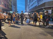 Dependentes químicos em cruzamento da Rua dos Protestantes com a Rua dos Gusmões, na Cracolândia