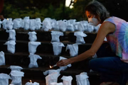 Registro do ato simbólico, realizado em Goiás em 2021, em homenagem aos 500 mil mortos por Covid