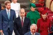Charles com os dois filhos e as duas noras 