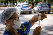Vacinação segue tranquila neste domingo