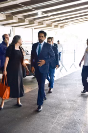 Famosos vão ao Morumbi se despedir de Abílio Diniz