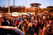 Movimentação de convidados na chegada à LBV, na Asa Sul