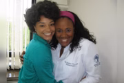 Atriz Juliana Alves e dermatologista Katleen Conceição