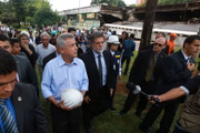 Em visita ao local do desabamento, o então governador, Rodrigo Rollemberg (PSB), recebeu vaias
