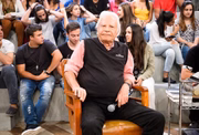 Estudante de contabilidade, Cid Moreira começou a carreira trabalhando na rádio Difusora de Taubaté, como contador. No entanto, como já tinha uma bela voz à época, foi convidado para se tornar locutor