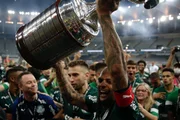 Felipe Melo pode pintar no time titular