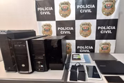 Material apreendido em busca por quadrilha que vendeu dados de mais da metade dos brasileiros ao crime