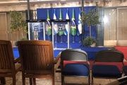 Sala preparada para o pronunciamento de Bolsonaro e o primeiro-ministro israelense
