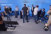 Briga no fim do debate