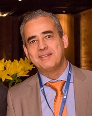 "Tem que se tentar uma alternativa para sair dessa situação. O sistema de saúde já entrou em colapso. Há remédios que você precisa ter prontamente na emergência e, com a criação do instituto, teria maior flexibilidade. Claro que tudo tem que ter o crivo da administração pública. O controle tem que ser paralelo e não posterior." – José Simões, professor de Administração e Políticas Públicas do Ibmec-DF
