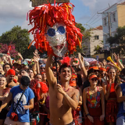 Celebrando 10 anos de existência, o bloco de Carnaval Ritaleena fará uma apresentação especial na Casa Natura Musical, também nesta sexta
