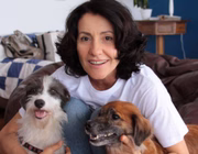 Artista com seus cachorros