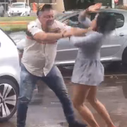 Eles discutiram por causa de focinheira de cachorro 