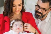 Após susto com Guilhermina, Leticia Cazarré mostra a bebê sorrindo