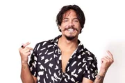 Eliezer do Carmo, de 31 anos, entrou como participante do time Pipoca no BBB22. Ele nasceu no Rio de Janeiro, trabalha como designer e é proprietário de uma agência de marketing 